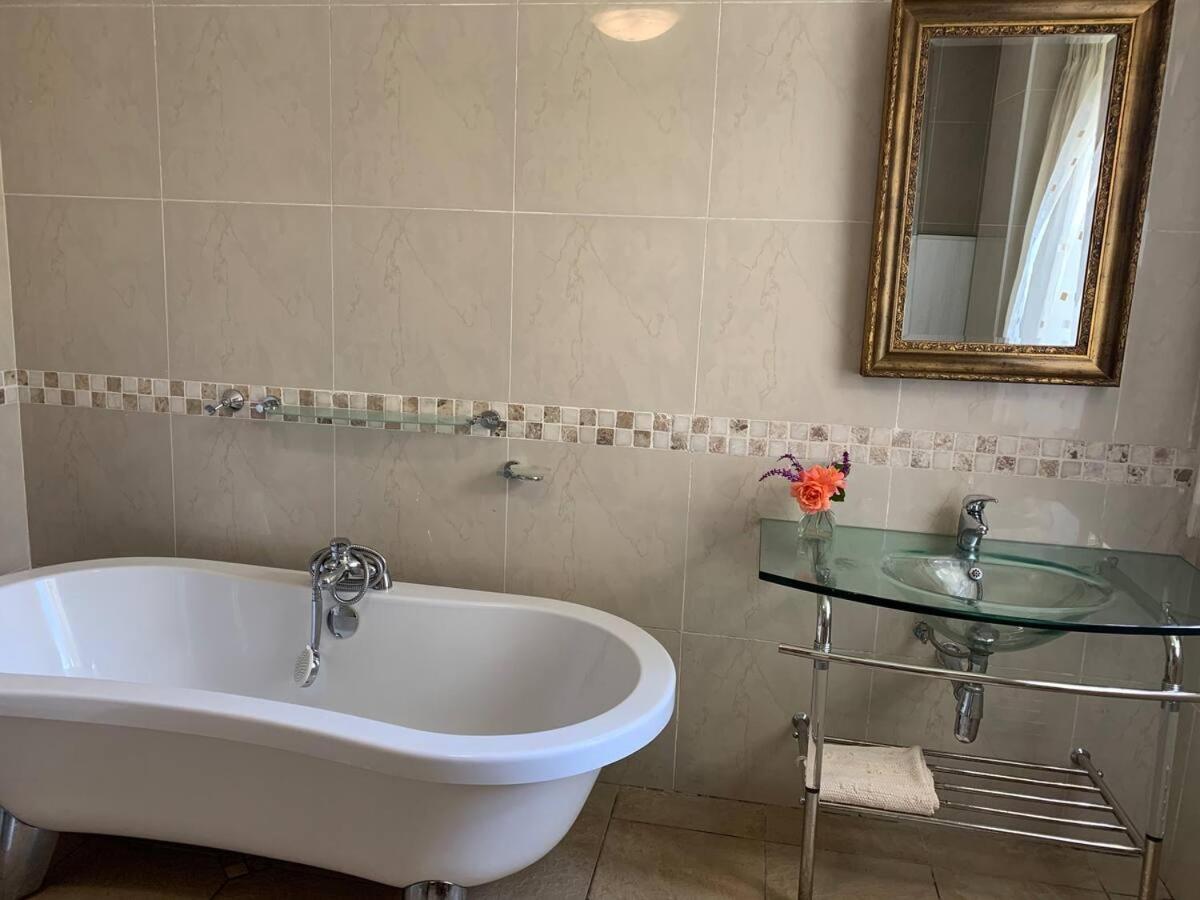Mountain Rose Guesthouse Louis Trichardt Bagian luar foto