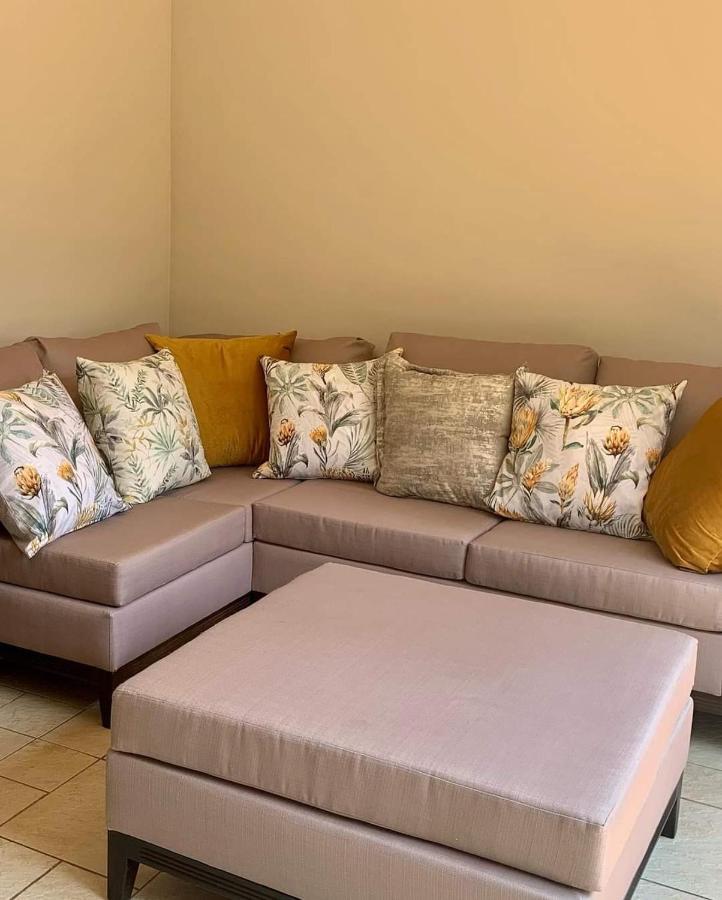 Mountain Rose Guesthouse Louis Trichardt Bagian luar foto