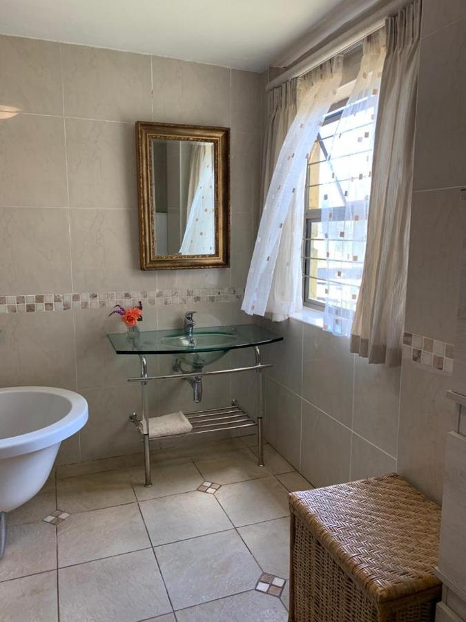 Mountain Rose Guesthouse Louis Trichardt Bagian luar foto