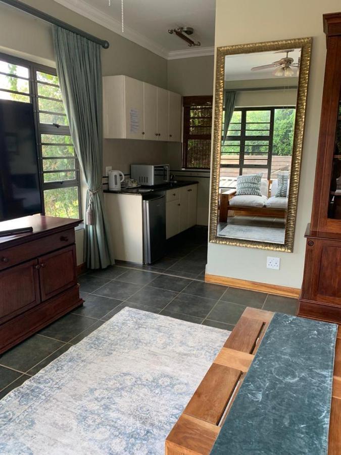 Mountain Rose Guesthouse Louis Trichardt Bagian luar foto