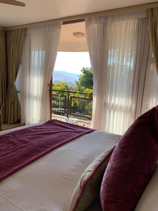 Mountain Rose Guesthouse Louis Trichardt Bagian luar foto